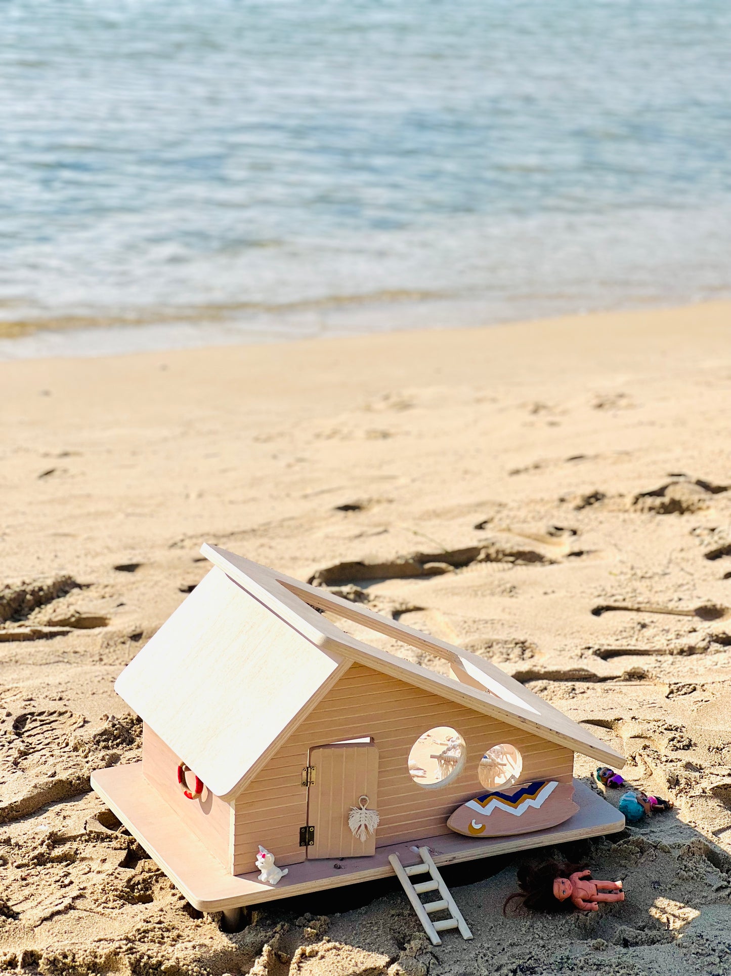 Surfer's Shack Dollhouse