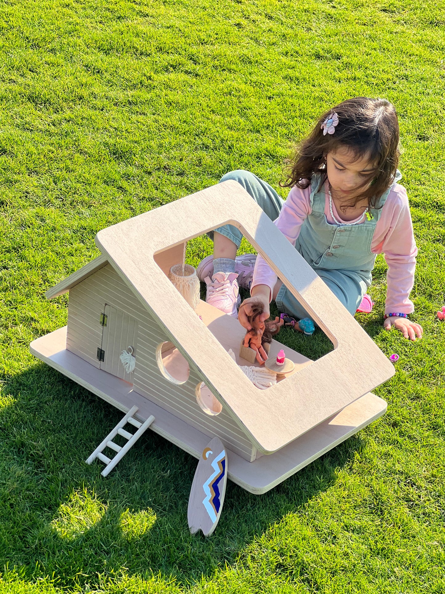 Surfer's Shack Dollhouse